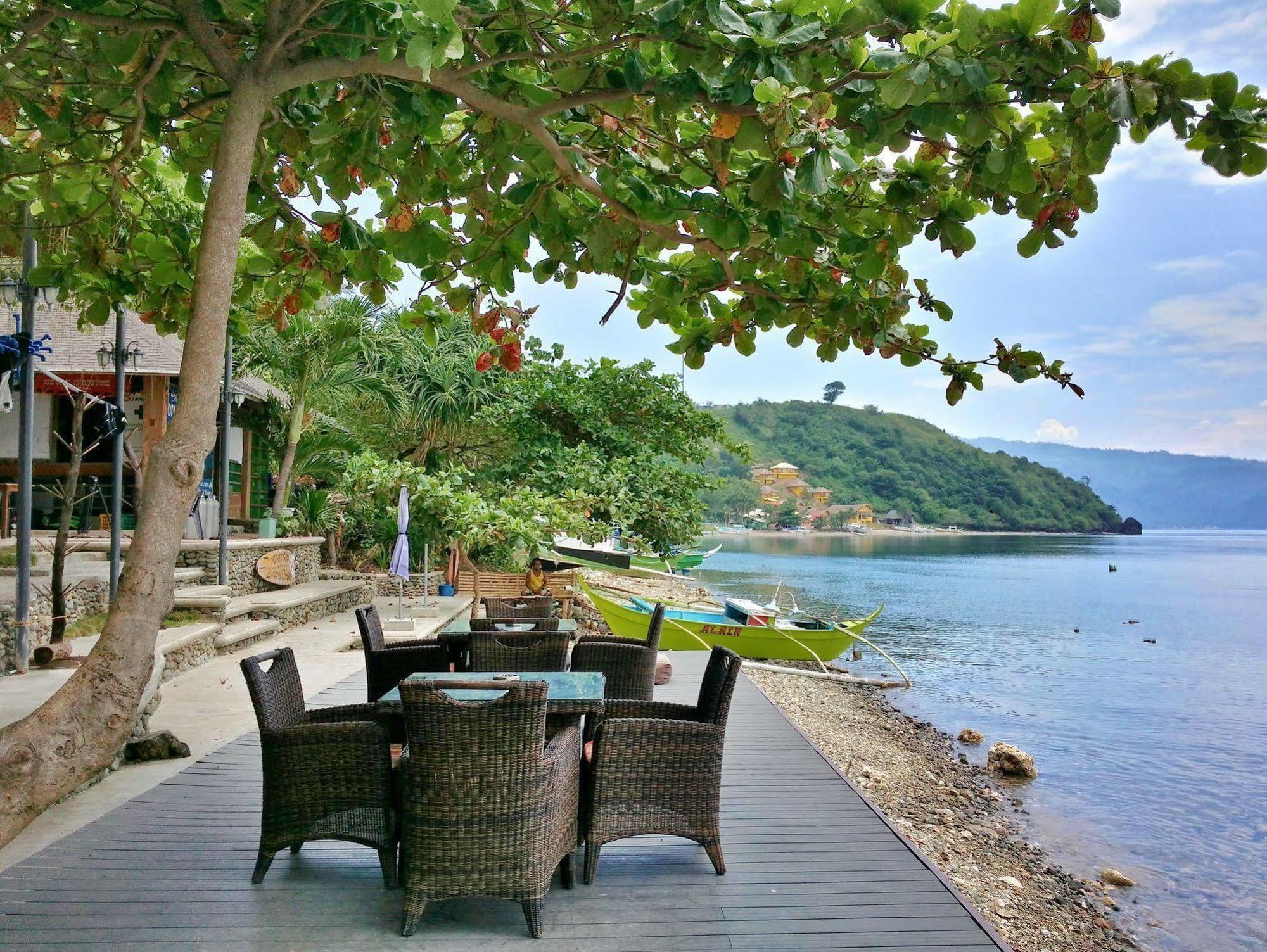 Planet Dive Hotell Mabini  Exteriör bild